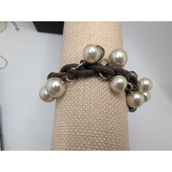 Vintage Pearl and Mesh Charm Bracelet Adjustable Silver Tone Chain - Picture 7 of 7